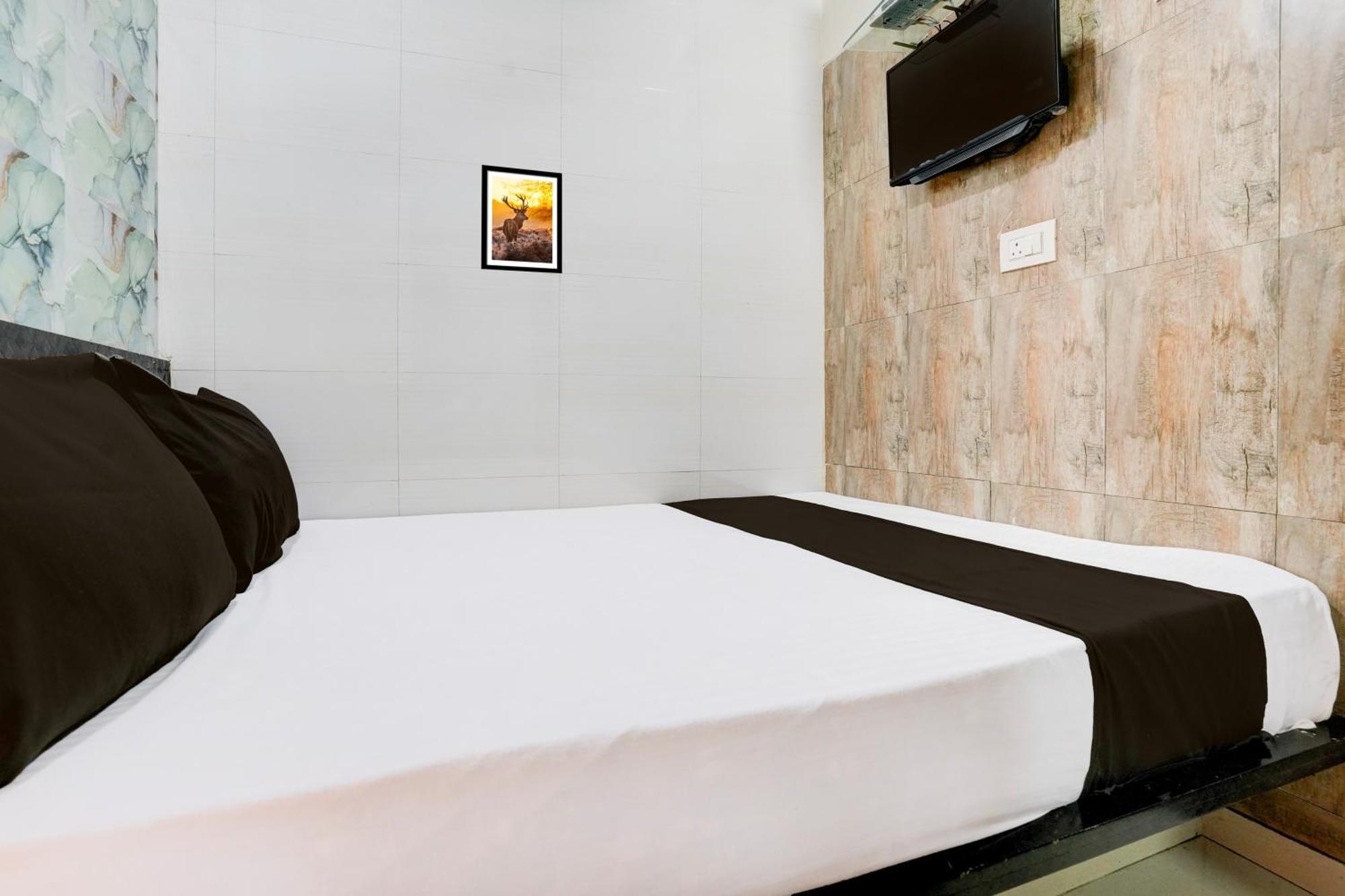 Hotel O Golden Sagar Мумбаи Экстерьер фото