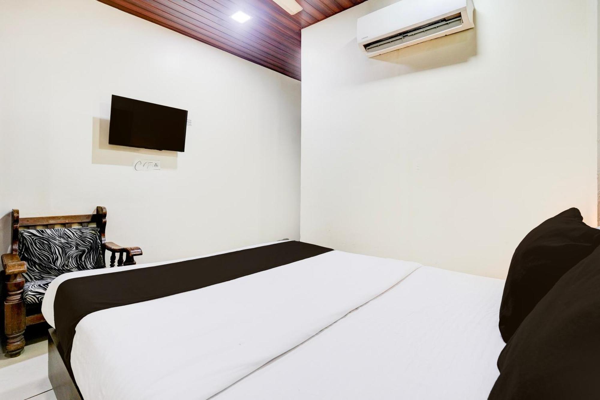 Hotel O Golden Sagar Мумбаи Экстерьер фото